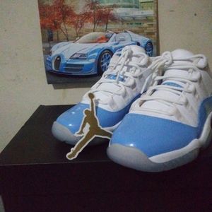 DEAD STOCK PAIR OF UNC BLUE JORDAN 1s LOWS SZ.5Y